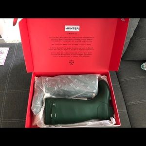 Brand new women’s hunter boots size 9